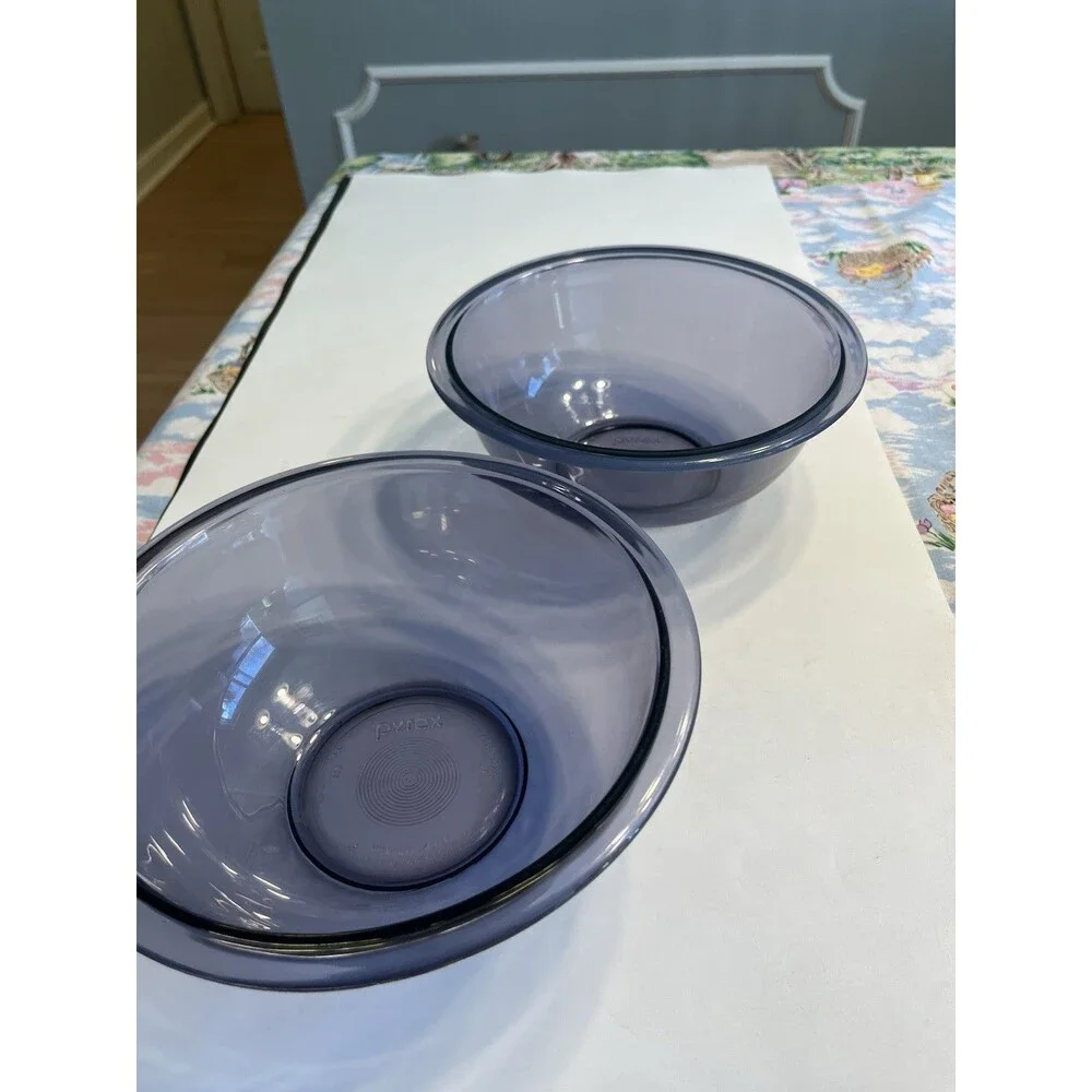 Set of 2 PYREX  Purple Amethyst Mixing Nesting Bowl 1.5 qt  #323 - Vintage